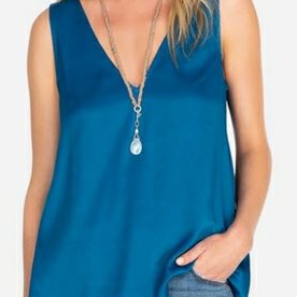 NWT, Johnny Was Calm Blue Satin V-Neck Tank, Small